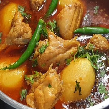 Aloo Chicken Daig